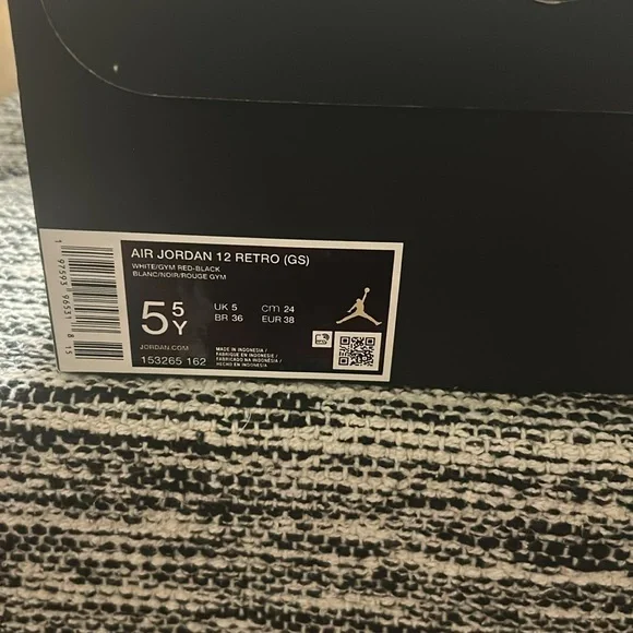 Air Jordan 12 Retro (GS) white/gym red/black size 5.5Y EUC with box - Picture 7 of 7